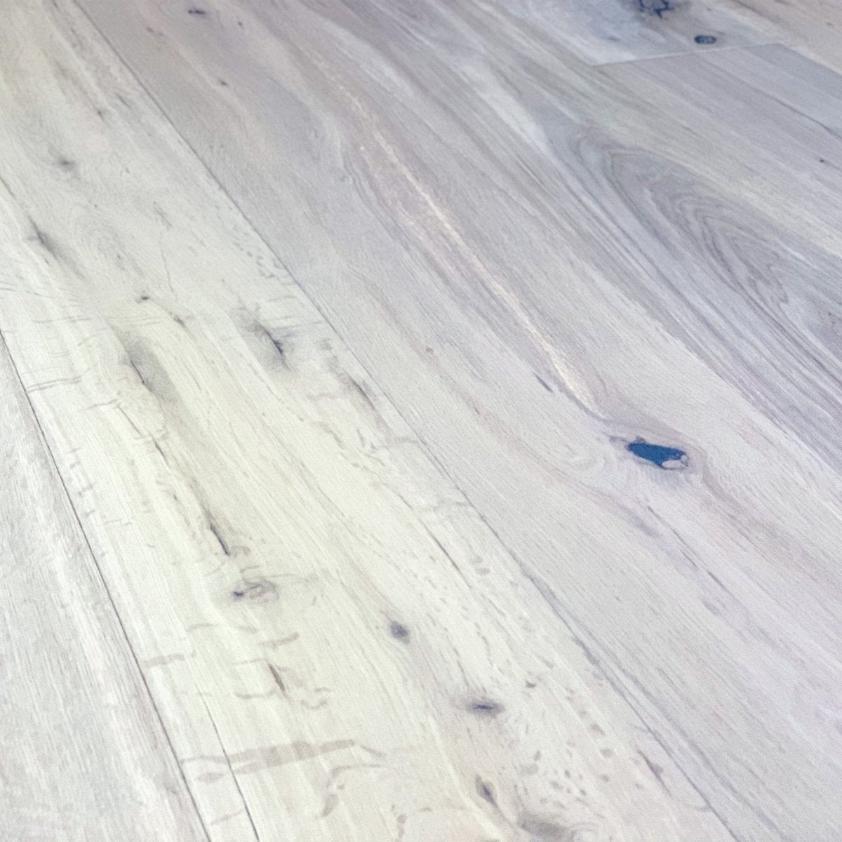Outlet - Pavimento in rovere plancia rustica, oliato bianco, parquet a 3 strati