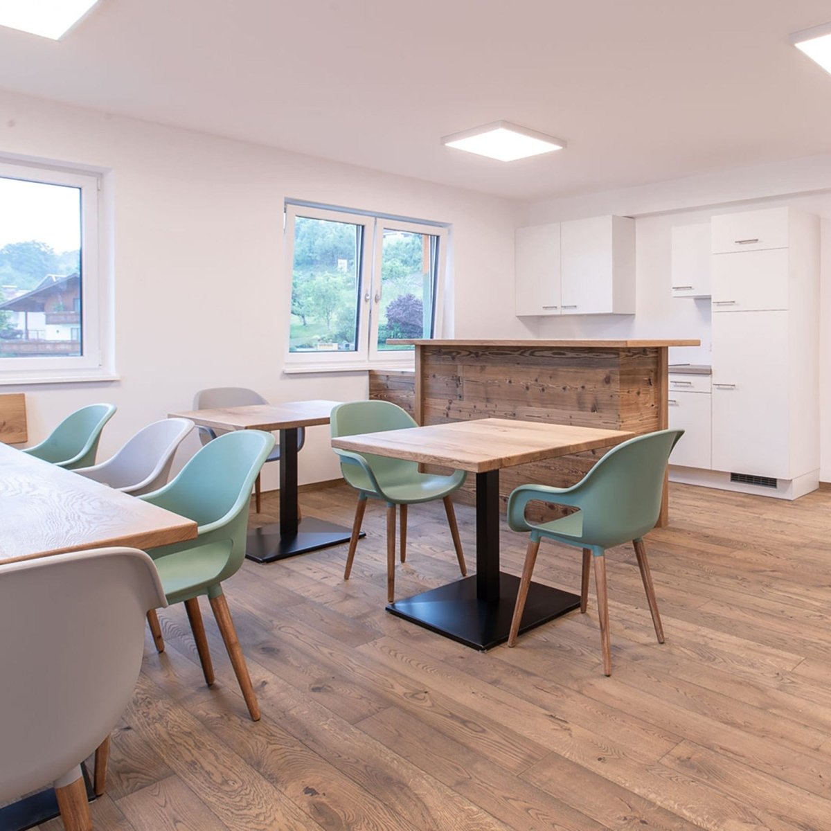 Outlet - Wood Flooring Oak Blackwashed (2nd Choice) Solid, Ready-to-Use Oiled