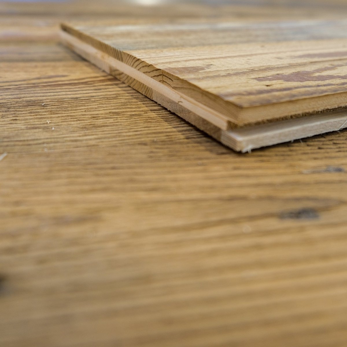 Rivestimento per pareti e soffitti in legno antico autentico, caramello