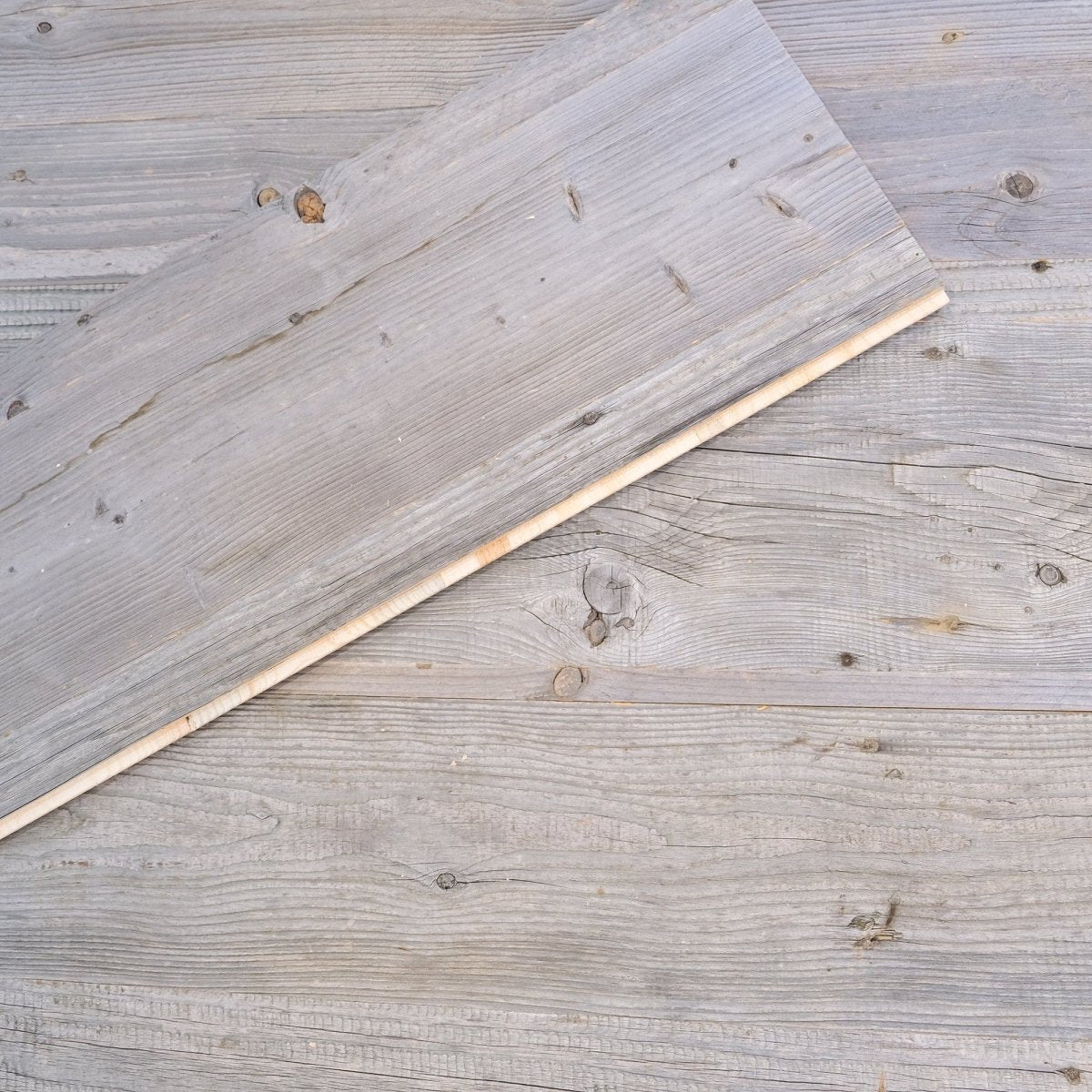 Rivestimento per pareti e soffitti in legno antico autentico, argento