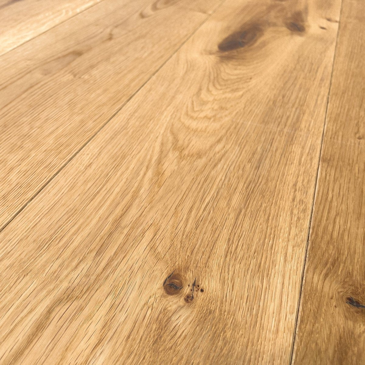 Outlet - Pavimento in rovere Landlord, Medium, oliato naturale - nodoso