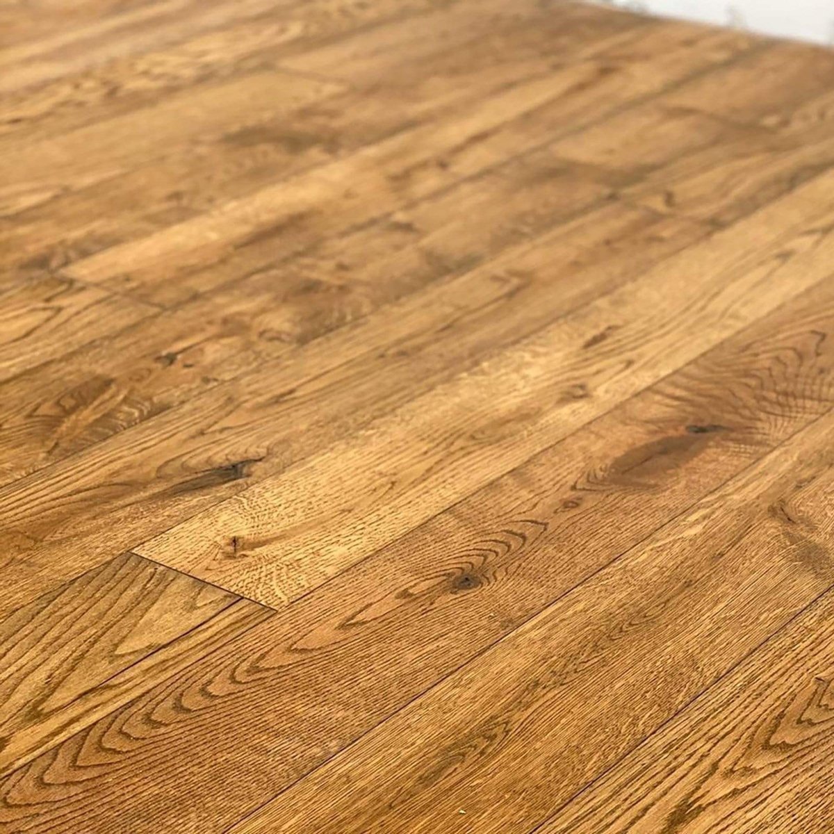 Outlet - Wood Flooring Oak Blackwashed (2nd Choice) Solid, Ready-to-Use Oiled