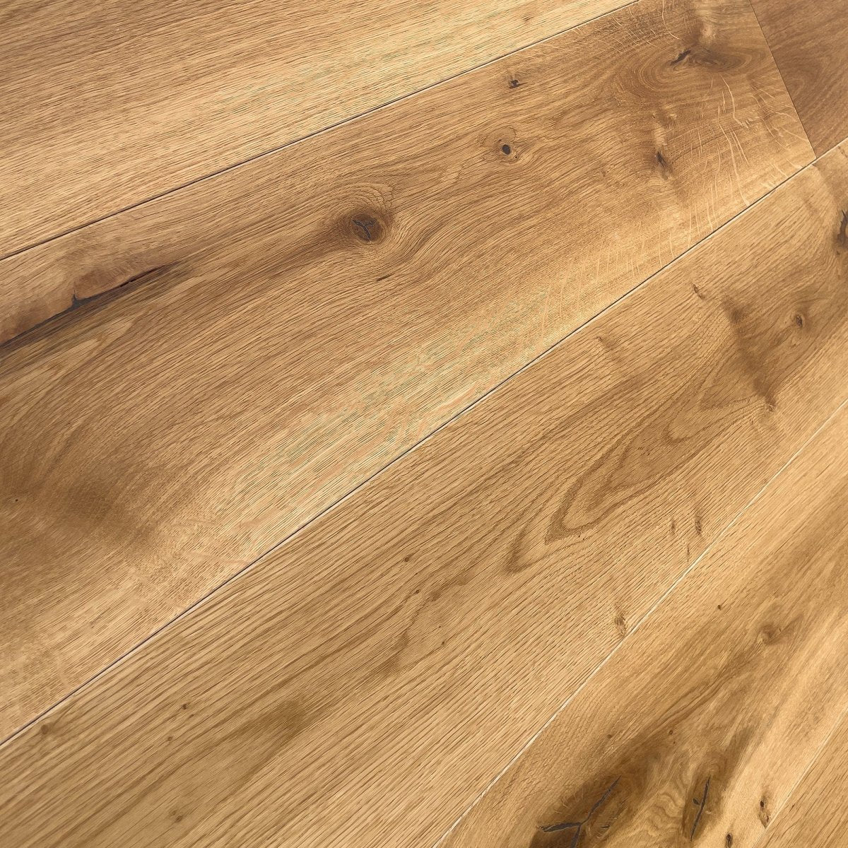 Outlet - Pavimento in rovere Landlord, Medium, oliato naturale - nodoso