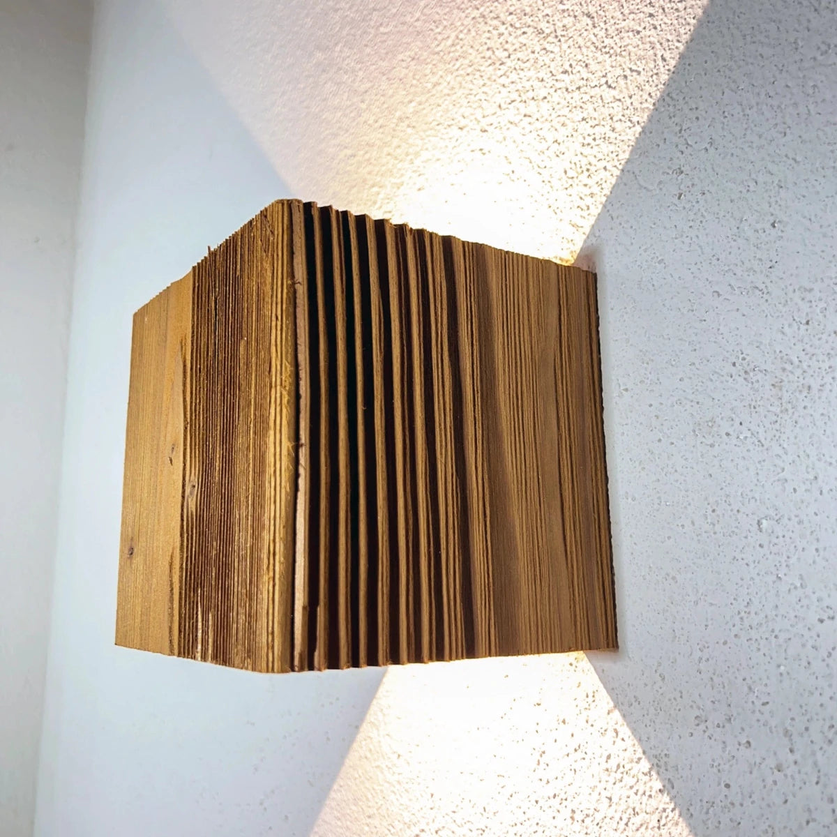 Lampada da parete in abete termo-trattato spazzolato 'Waldlicht'