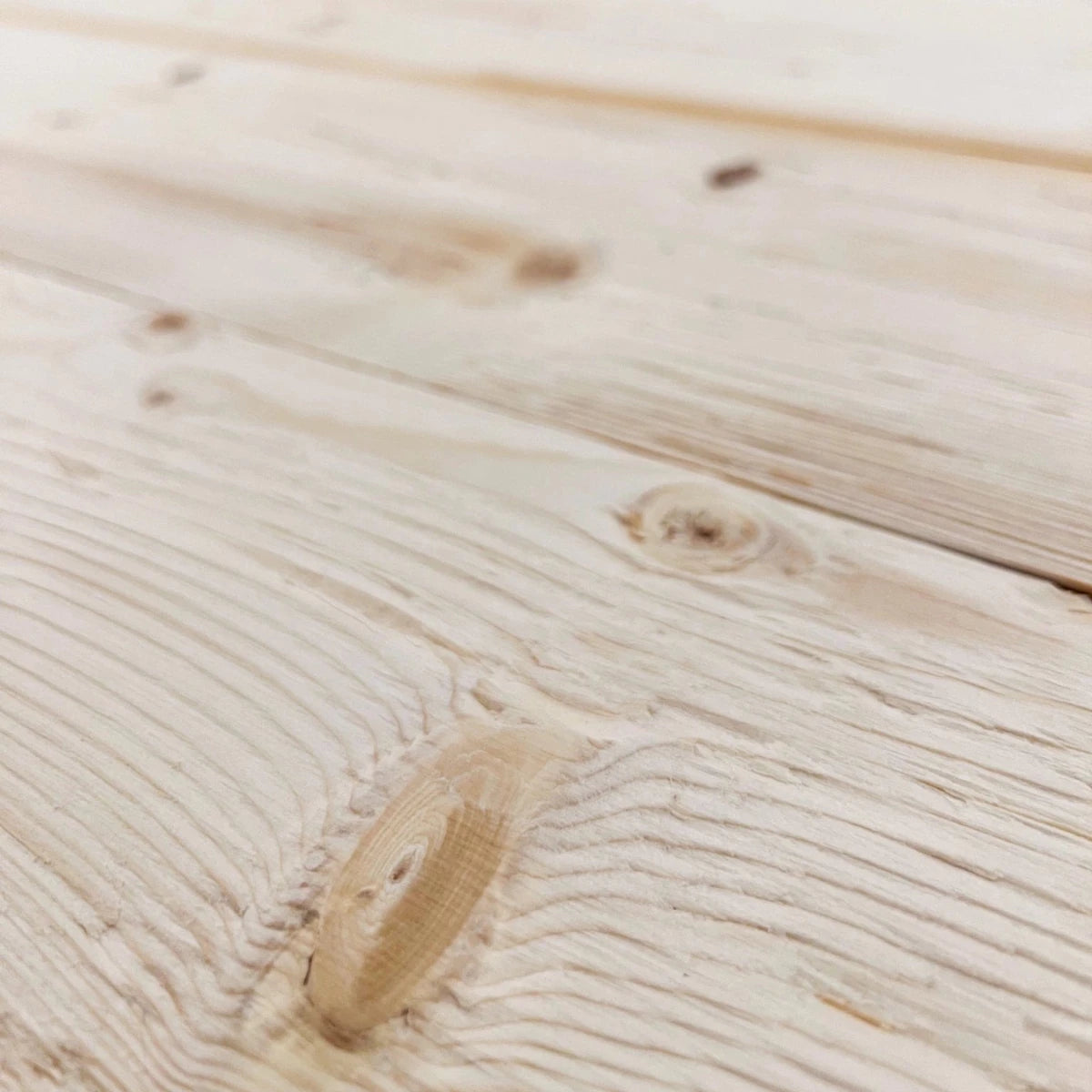 Outlet - Rivestimento per pareti e soffitti in abete spaccato (2ª scelta)