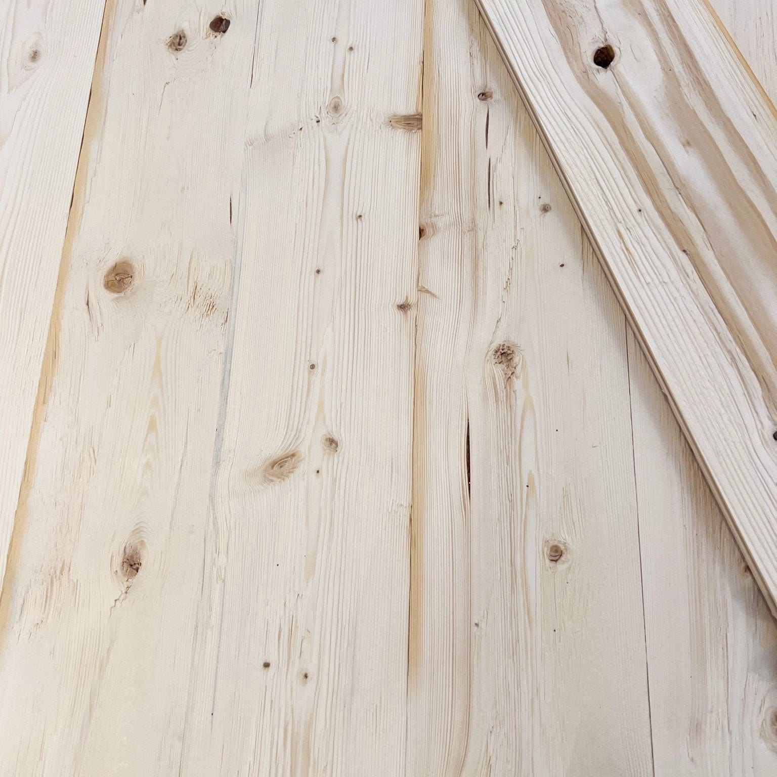 Outlet - Wall & Ceiling Coverings Spruce Chopped (2nd Choice)
