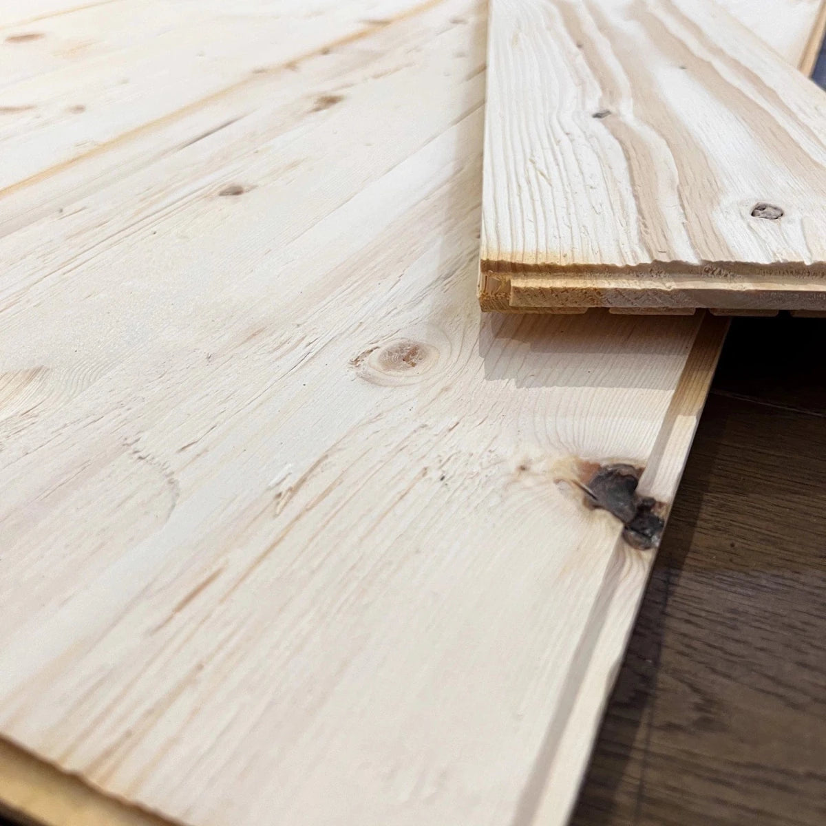 Outlet - Rivestimento per pareti e soffitti in abete spaccato (2ª scelta)