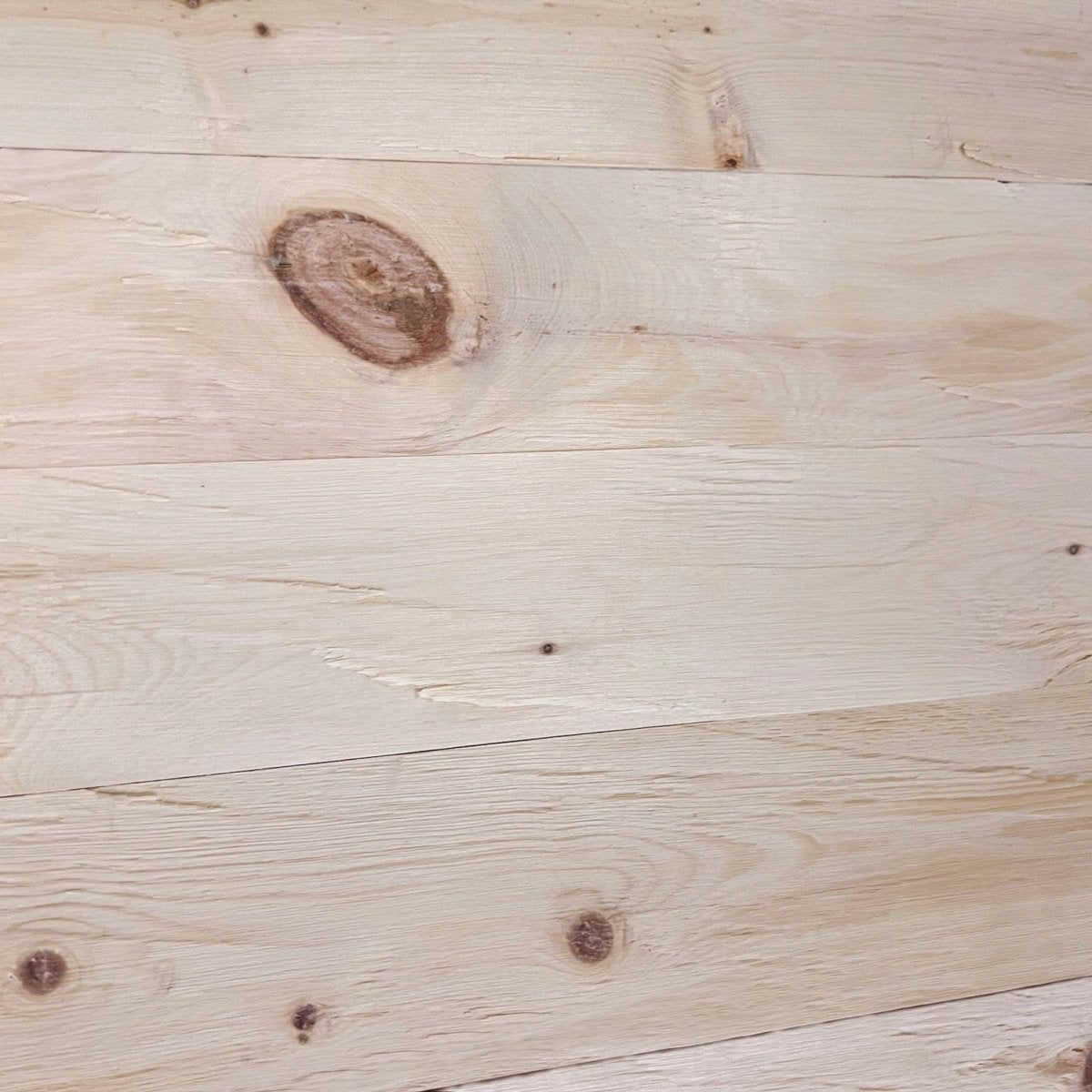 Wand - & Deckenverkleidung Zirbe gehackt Bergzwerg