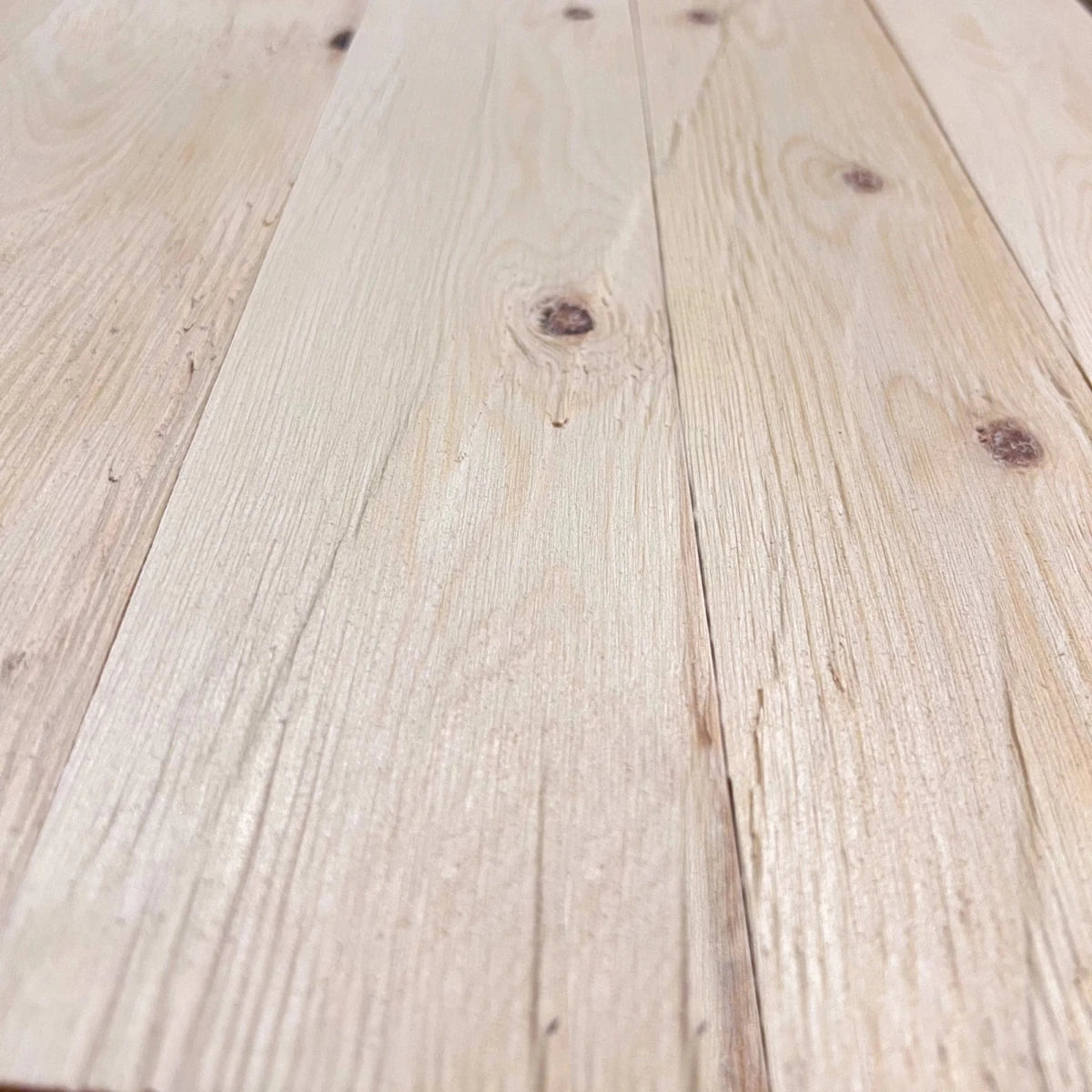 Wand - & Deckenverkleidung Zirbe gehackt Bergzwerg