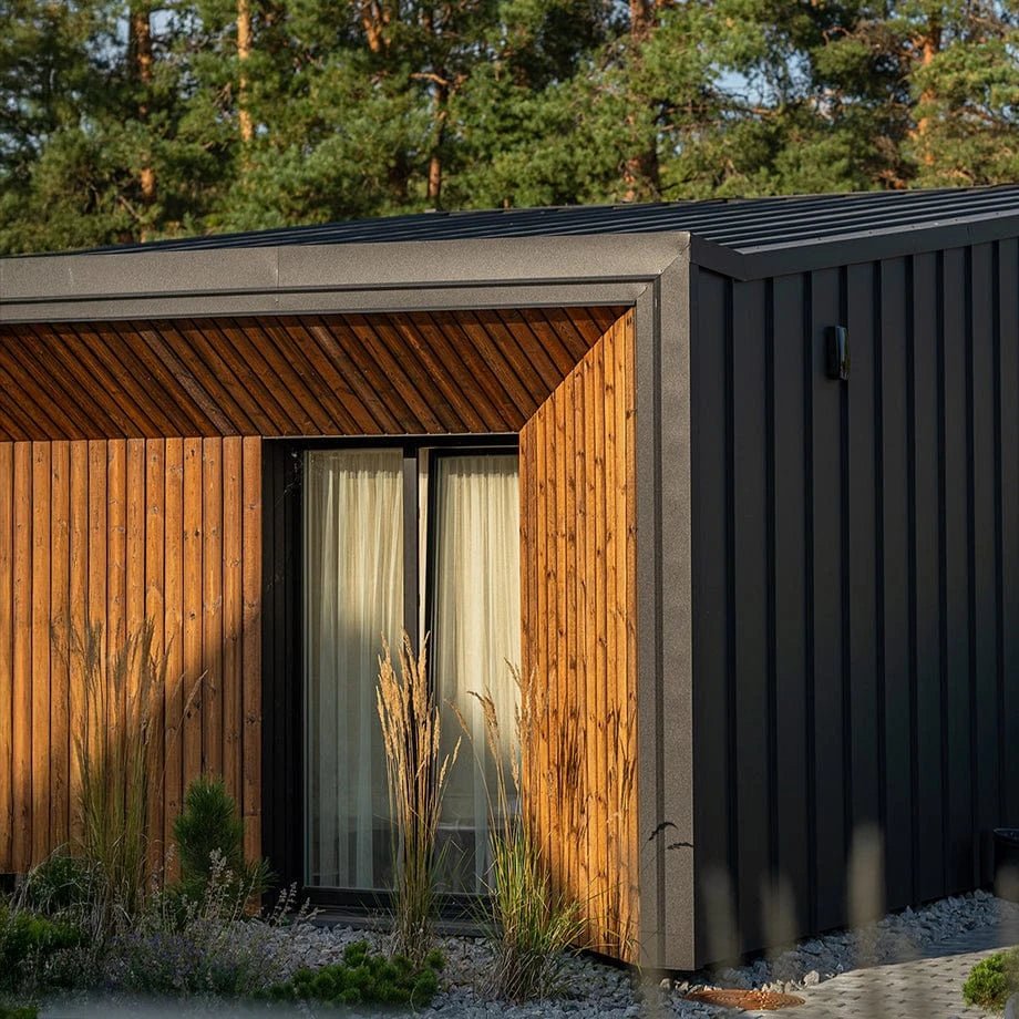 Facciata in abete rosso Yugen