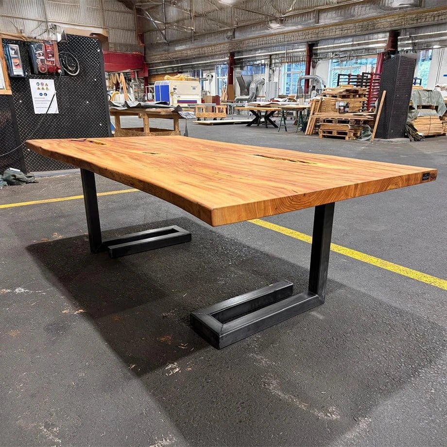 Tavolo i in legno di quercia massello NORBERT 90 x 180 cm -
