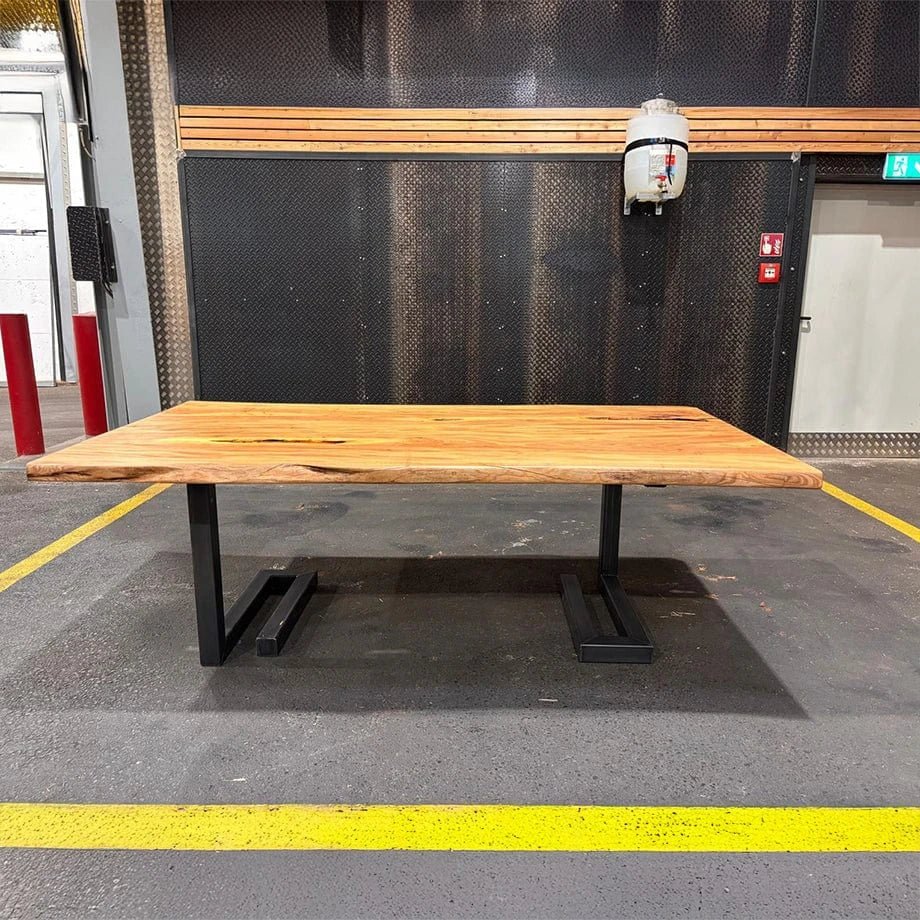 Tavolo i in legno di quercia massello NORBERT 90 x 180 cm -