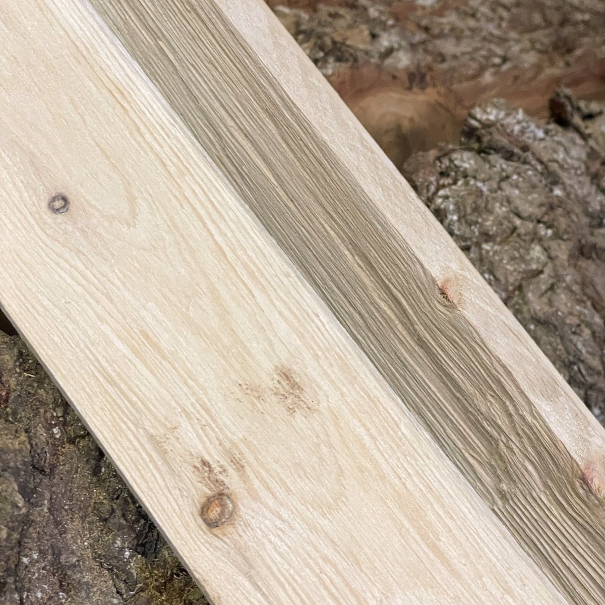 Listino di copertura / finitura in cirmolo tagliato