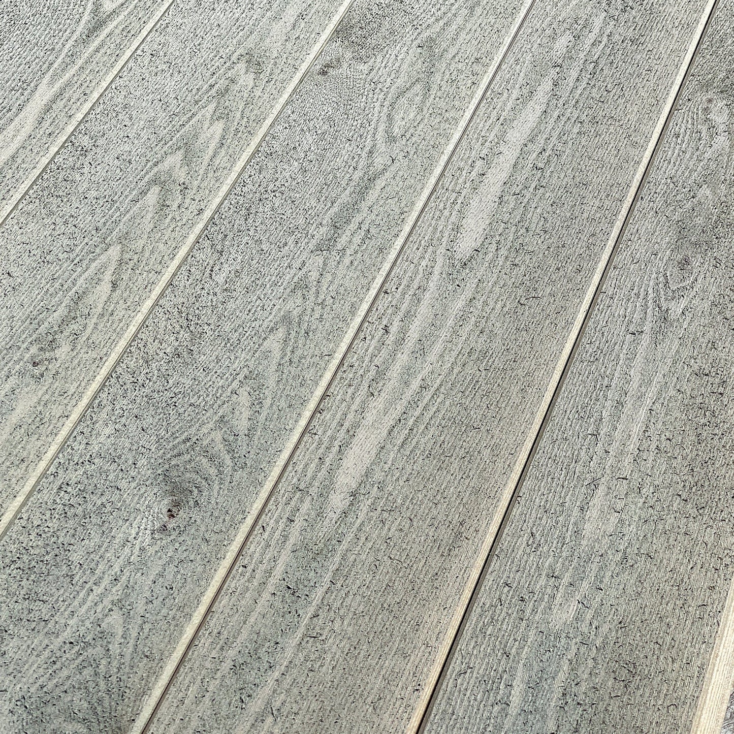 Fassade Lärche in Rauoptik vorvergraut
