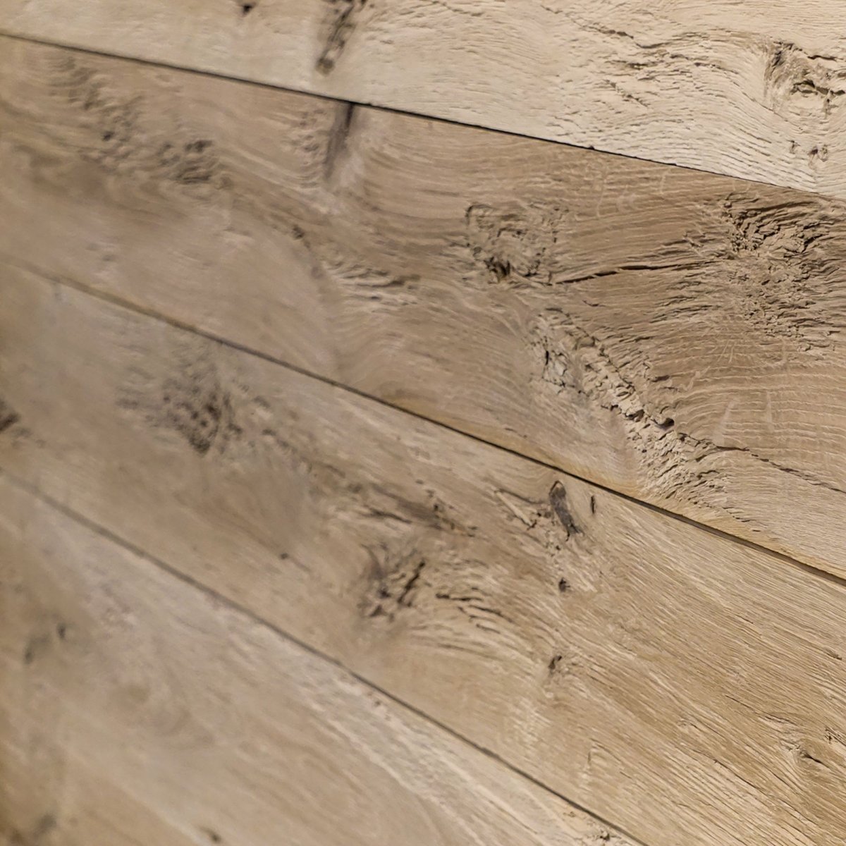 Rivestimento per pareti e soffitti in rovere spaccato