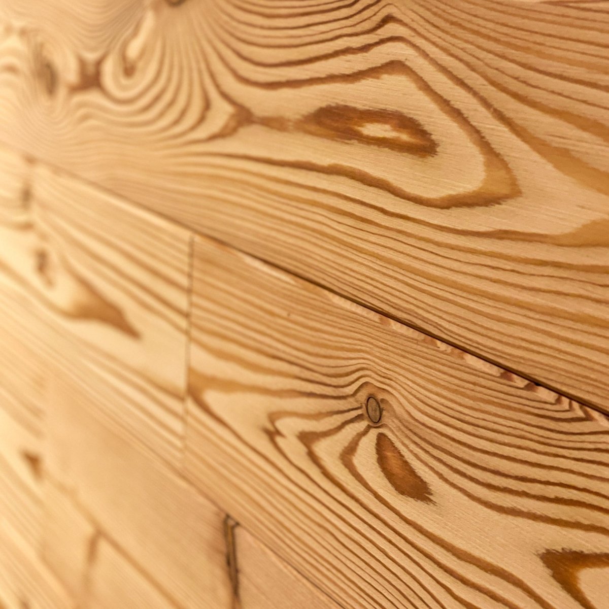 Wand - & Deckenverkleidung gedämpfte Lärche gebürstet