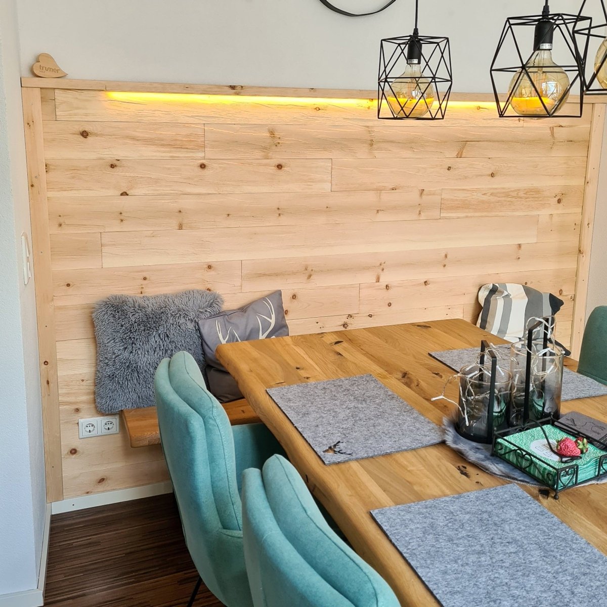 Rivestimento per pareti e soffitti in cirmolo spaccato