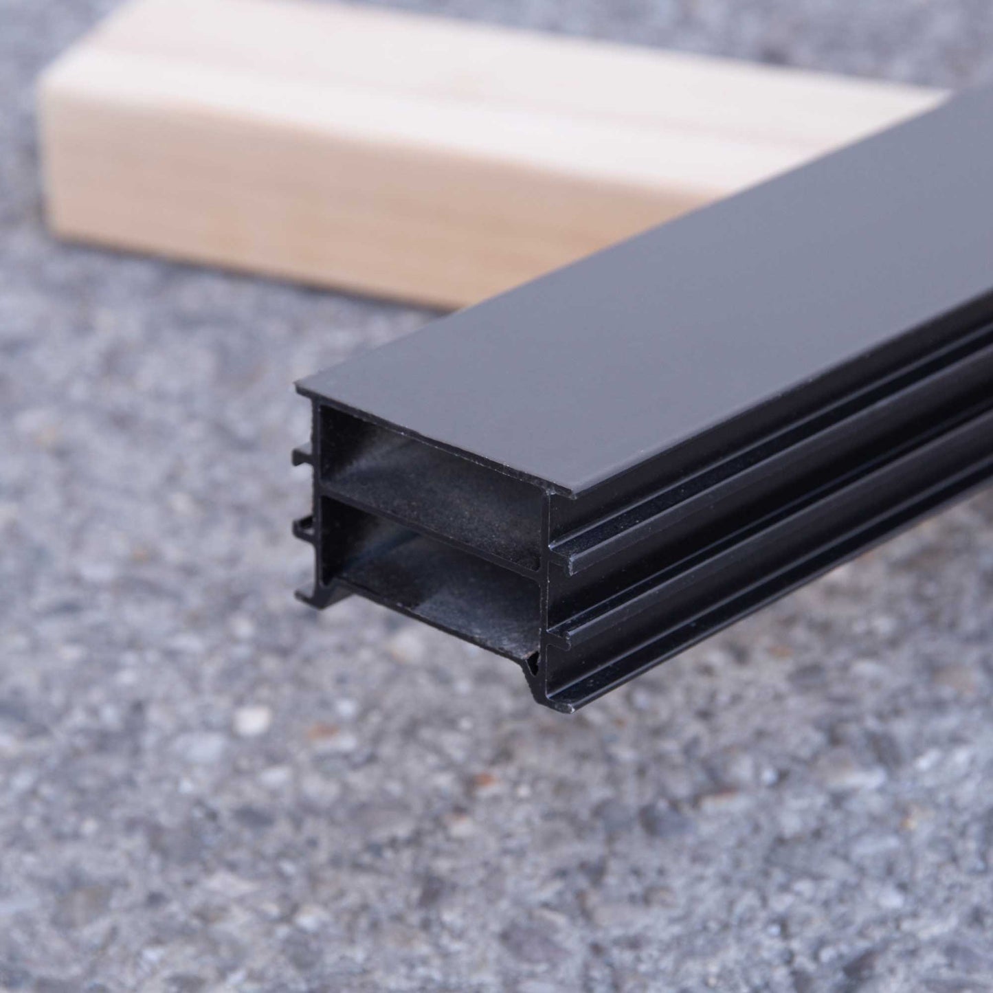 Binario in alluminio per sottostruttura di terrazze in legno 'ALU RELO K'