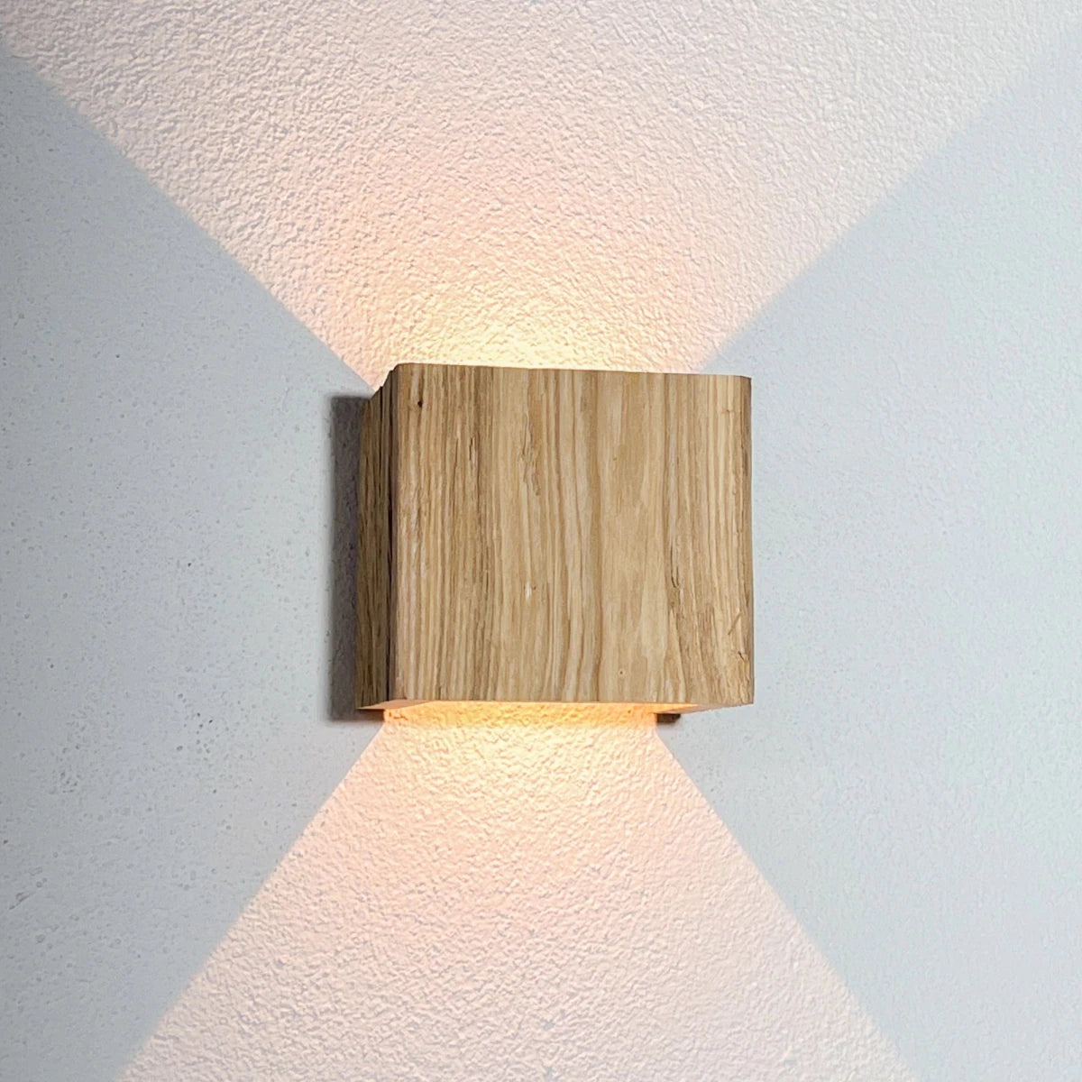 Lampada da parete in frassino spaccato 'Waldlicht'