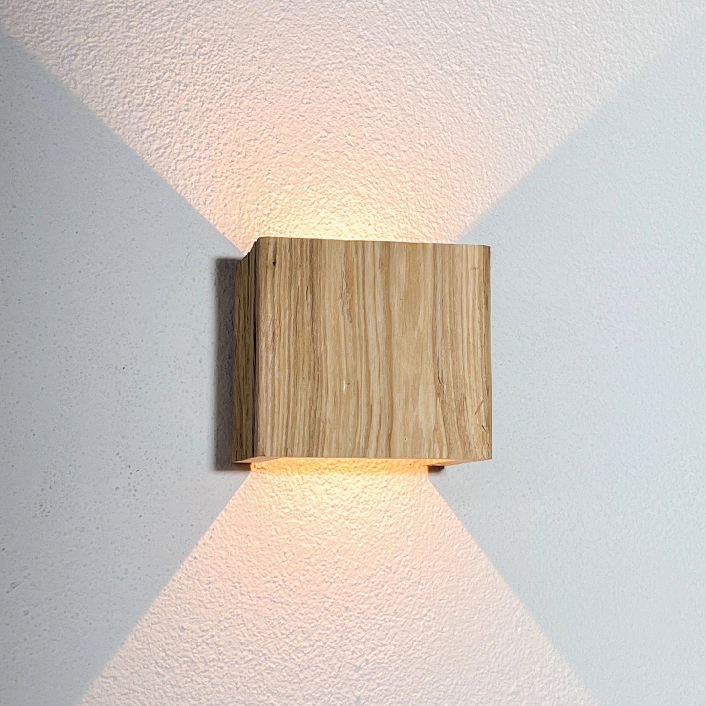 Lampada da parete in frassino spaccato 'Waldlicht'