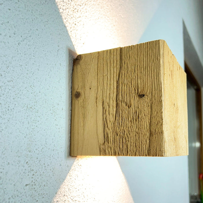 Lampada da parete in abete vaporizzato e spaccato 'Waldlicht'