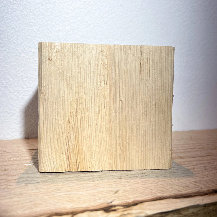 Lampada da parete in legno "WALDLICHT" in abete intagliato