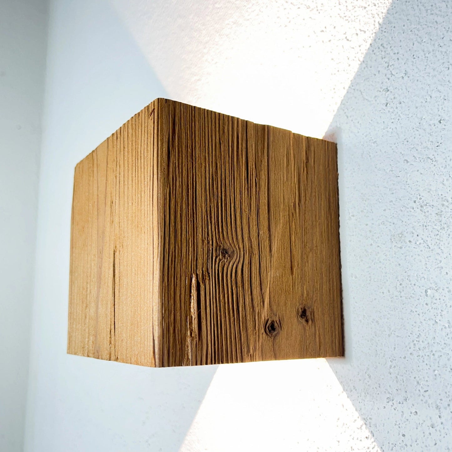 Lampada da parete in abete termo-trattato spaccato 'Waldlicht'