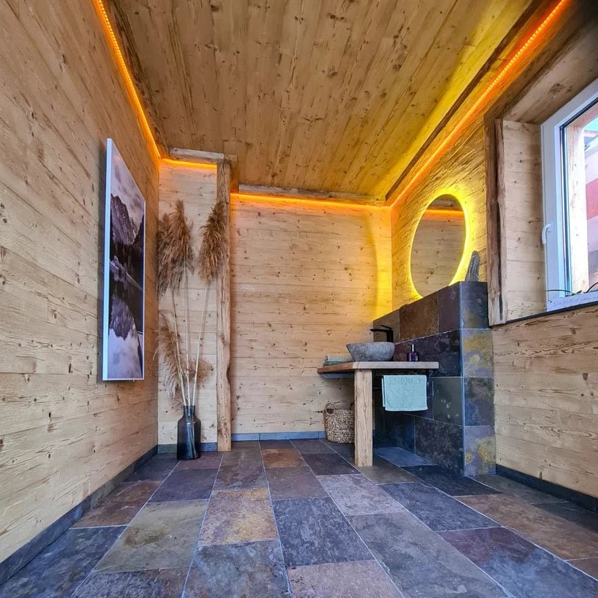 Rivestimento per pareti e soffitti in abete vaporizzato spaccato