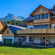 Facciata in legno larice Forest Grey in aspetto grezzo