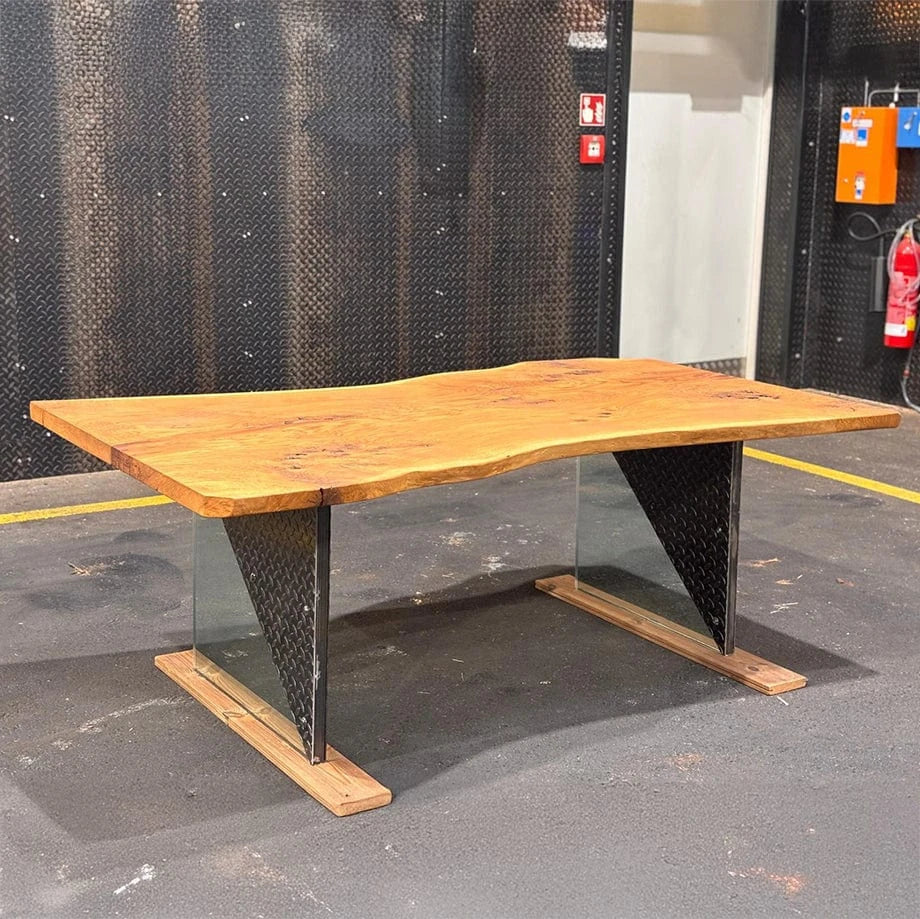 Massivholztisch Eiche mit Glas-Stahl-Gestell