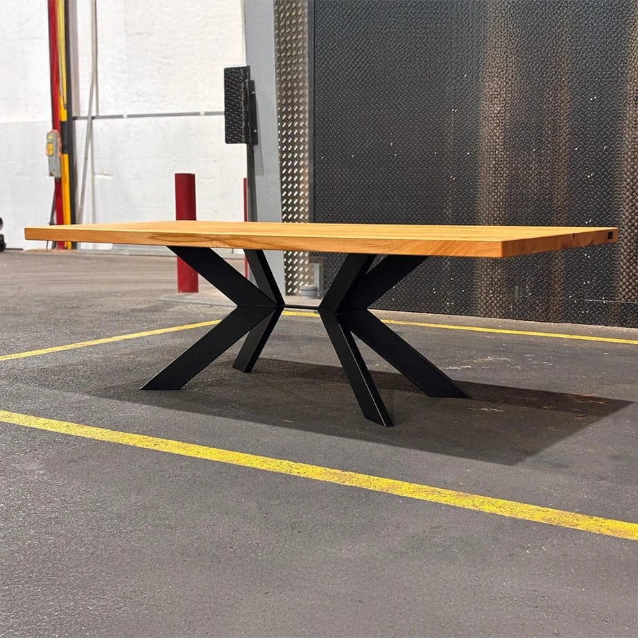 Massivholztisch Kirsche mit modernem X-Stahlfuß