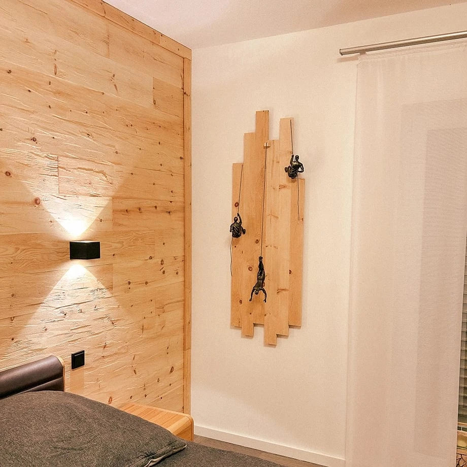 Wand - & Deckenverkleidung Zirbe XL gehackt