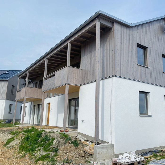 Holz Fassade Lärche Forrest Grey in Rauoptik