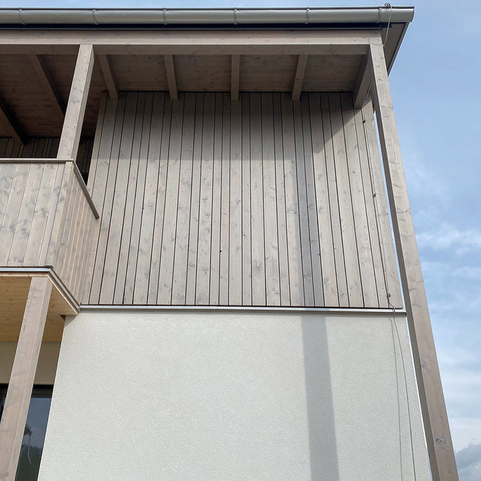 Holz Fassade Lärche Forrest Grey in Rauoptik