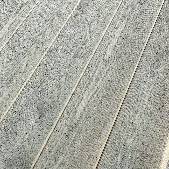 Wood facade Larch Forrest Gray in rough look 