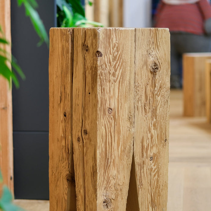 Holz Hocker groß "WILDHOLZ" aus gedämpfter Fichte — Trumer Holz GmbH Holz Hocker groß "WILDHOLZ" aus gedämpfter Fichte — Trumer Holz GmbH