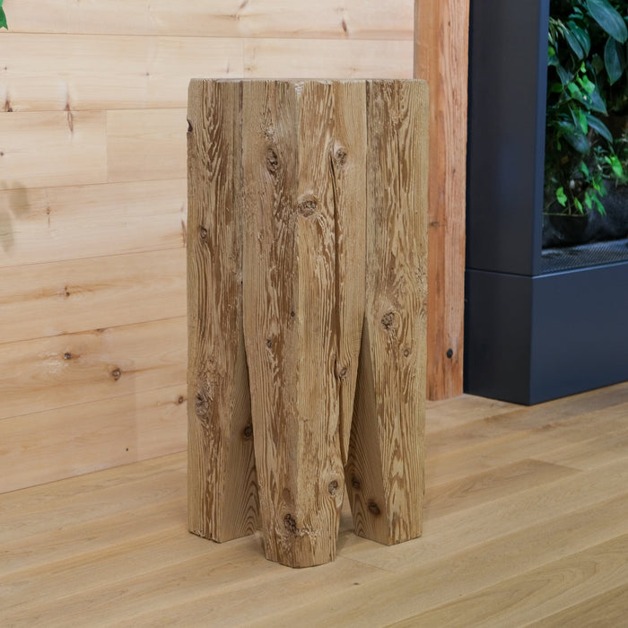 Holz Hocker groß "WILDHOLZ" aus gedämpfter Fichte — Trumer Holz GmbH Holz Hocker groß "WILDHOLZ" aus gedämpfter Fichte — Trumer Holz GmbH