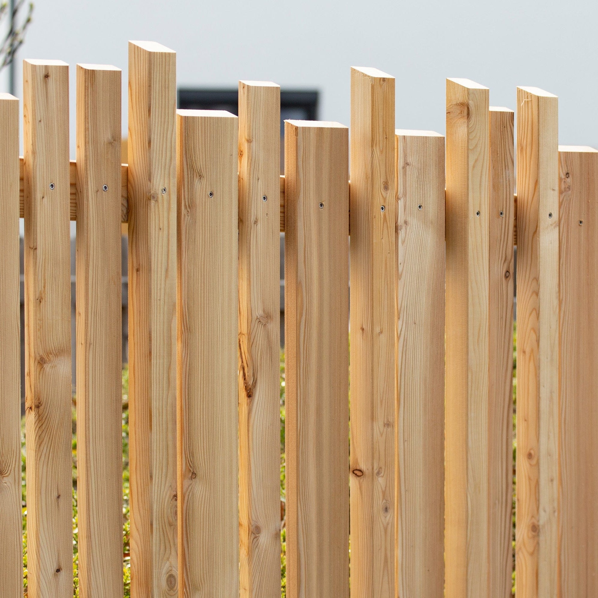 Holz Gartenzaun "Zwölferhorn" Lärche — Trumer Holz GmbH