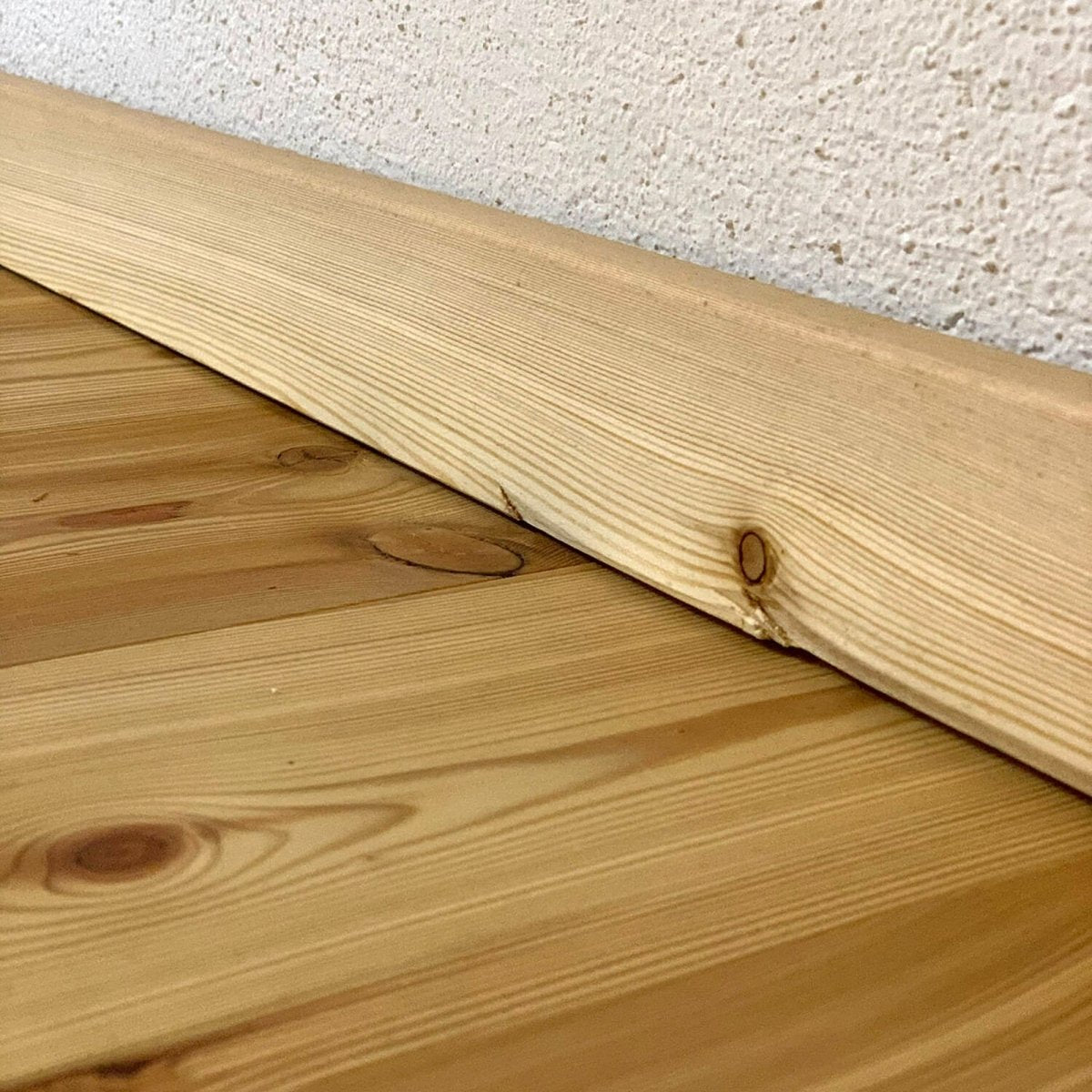 Skirting boards larch Woody, oiled natural