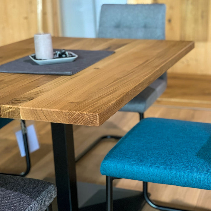 Tavolo in legno  di quercia  massello  NORBERT- 90 x 120 cm - 